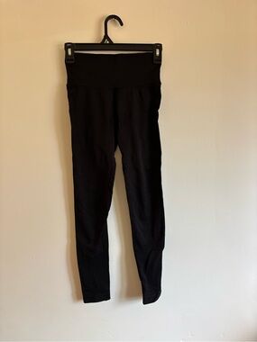 High-Waist Black Active Leggings with scrunch butt